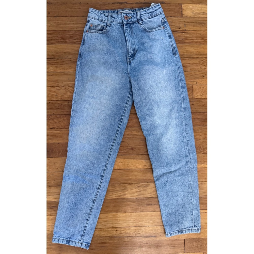 Zara High Waisted Slim Mom Jeans Light Wash Blue Tapered Leg Denim Size 2